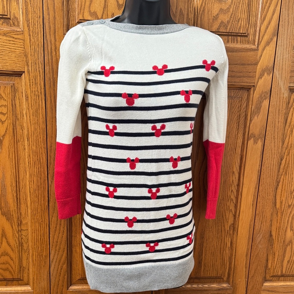 GAP Kids Disney Collaboration Sweater in Cream and Red with Matching Leggings